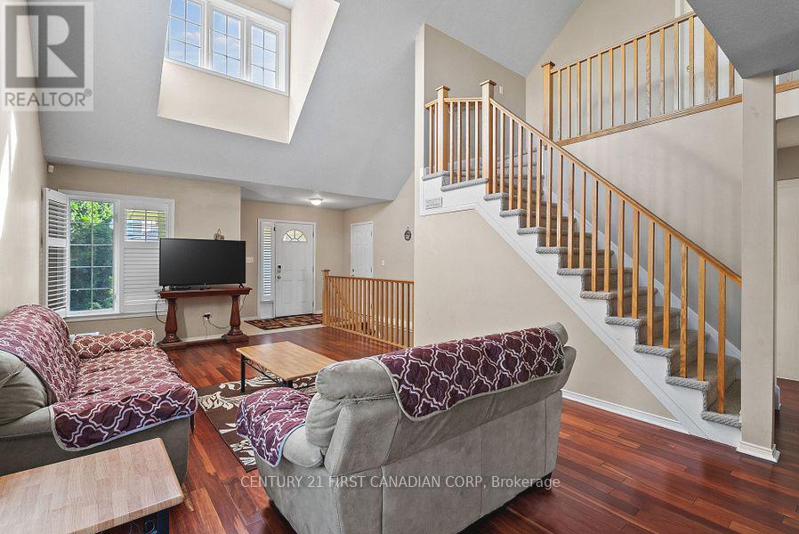 Photo 33 of 34 for 1841 Foxwood Avenue