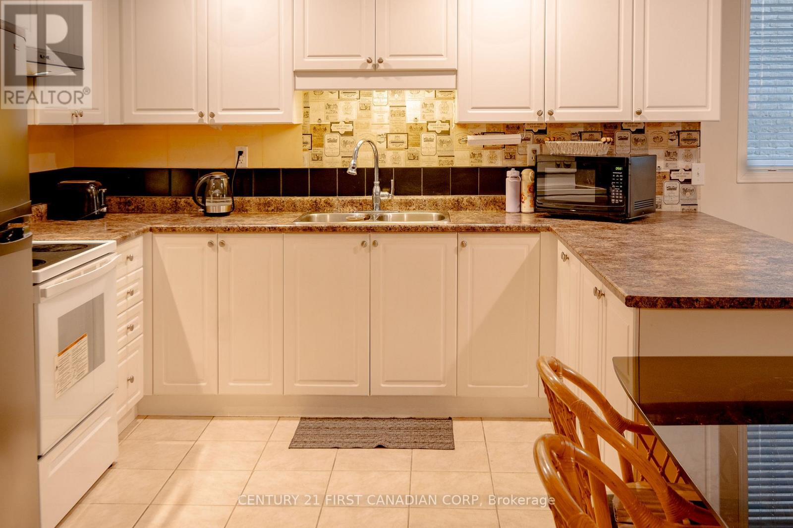 1841 Foxwood Avenue, London North, Ontario  N6G 0C4 - Photo 6 - X12647046