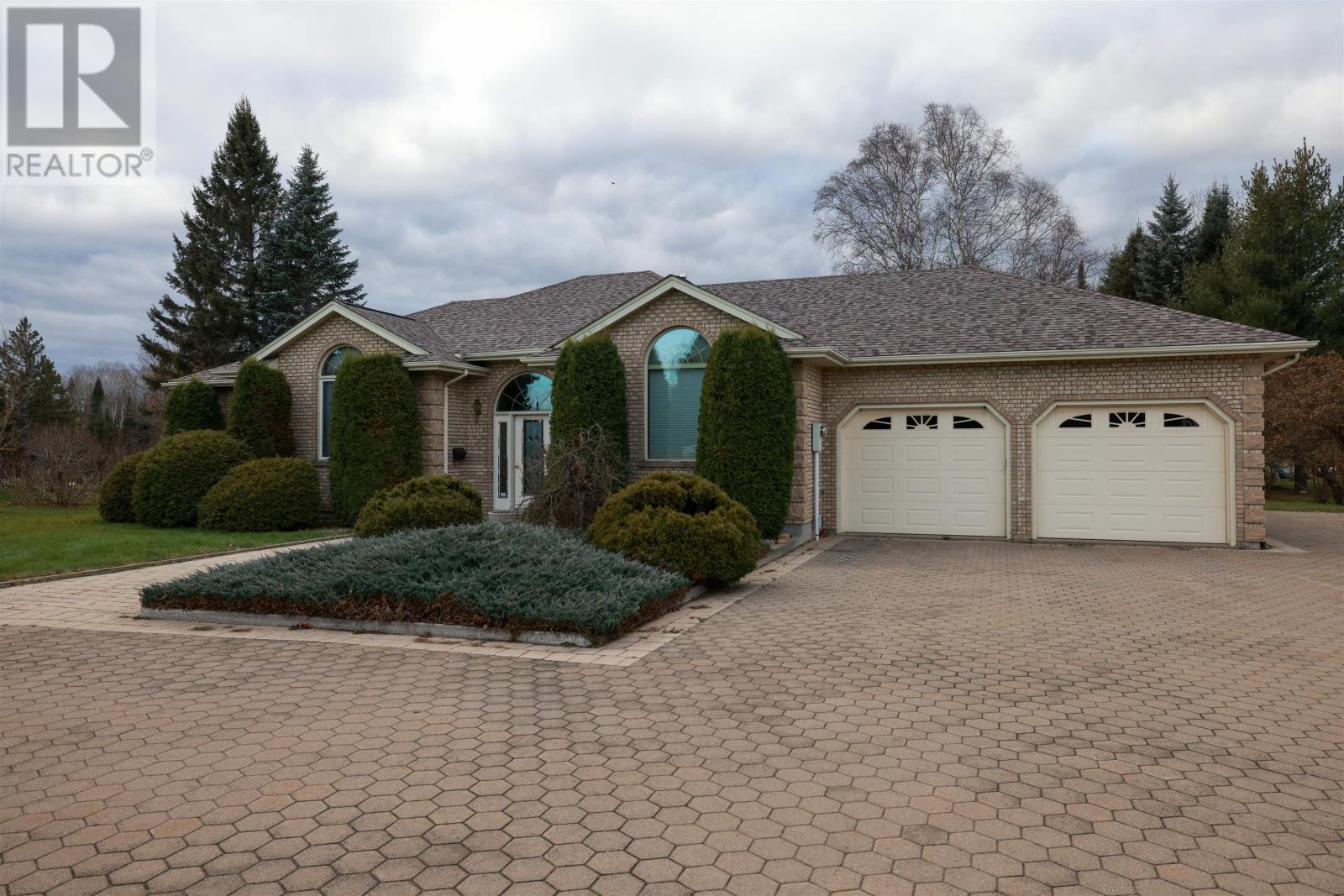 2200 Bordeaux Cres, Thunder Bay, Ontario  P7K 1C2 - Photo 3 - TB253643