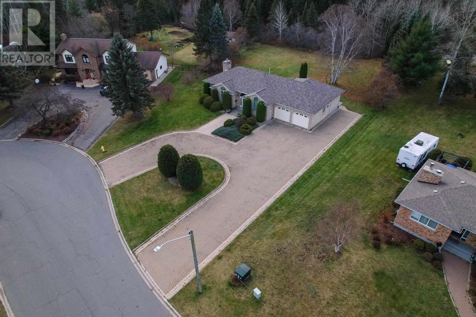 2200 Bordeaux Cres, Thunder Bay, Ontario  P7K 1C2 - Photo 9 - TB253643