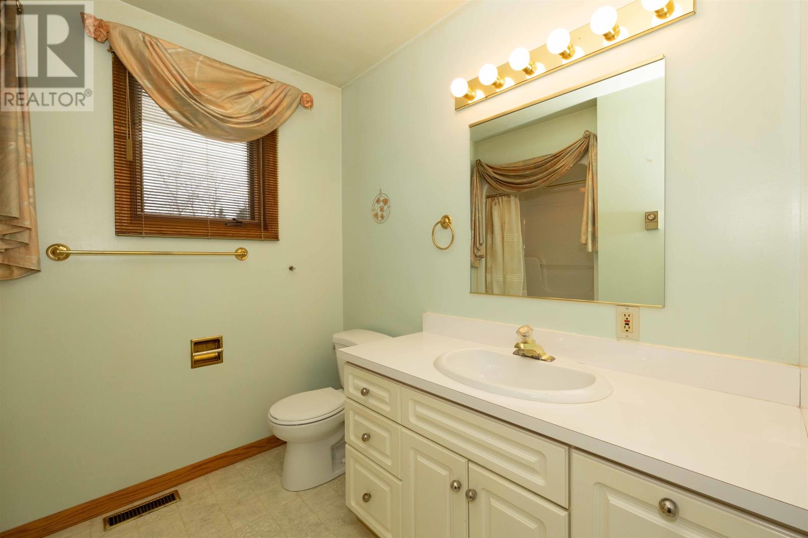 2200 Bordeaux Cres, Thunder Bay, Ontario  P7K 1C2 - Photo 34 - TB253643