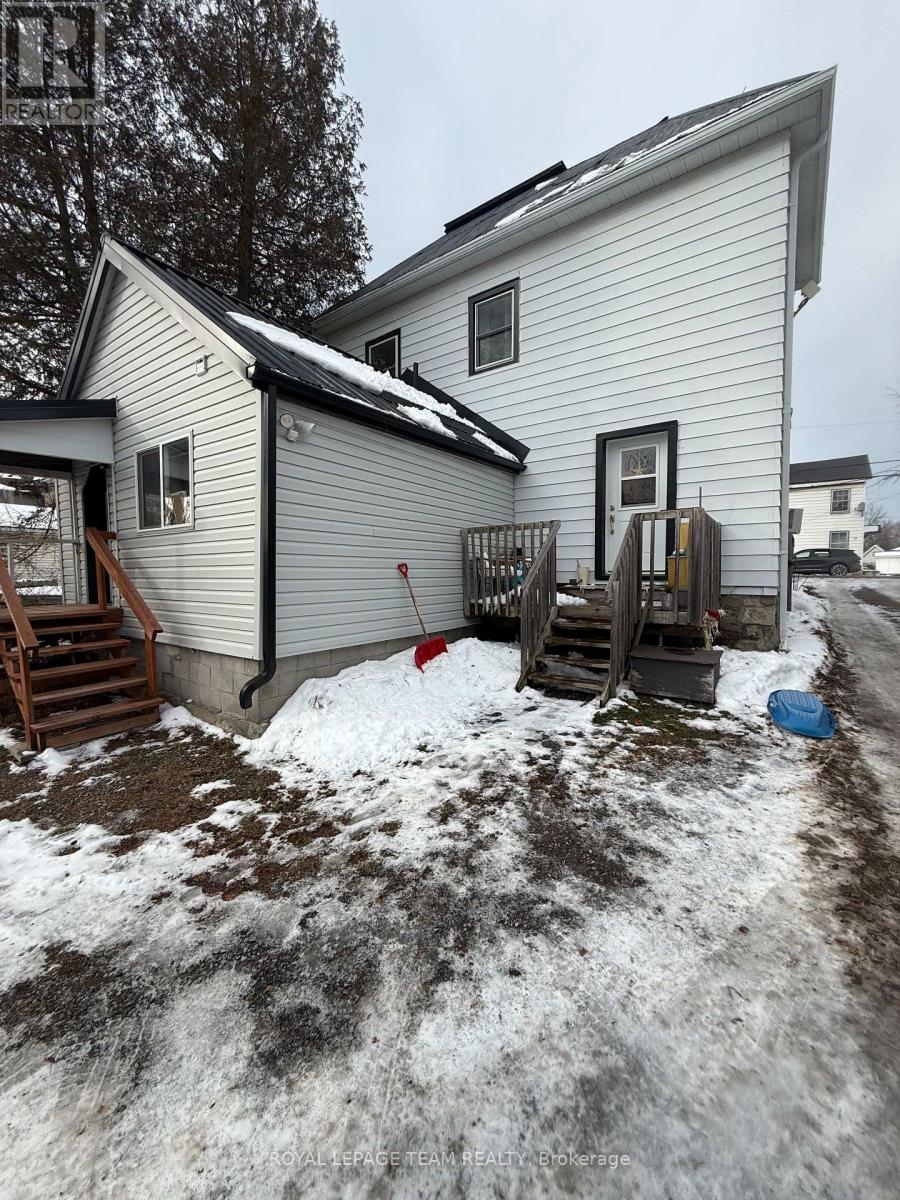 14,16 - 14-16 Clothier Street W, North Grenville, Ontario  L3Z 3E6 - Photo 38 - X12648626