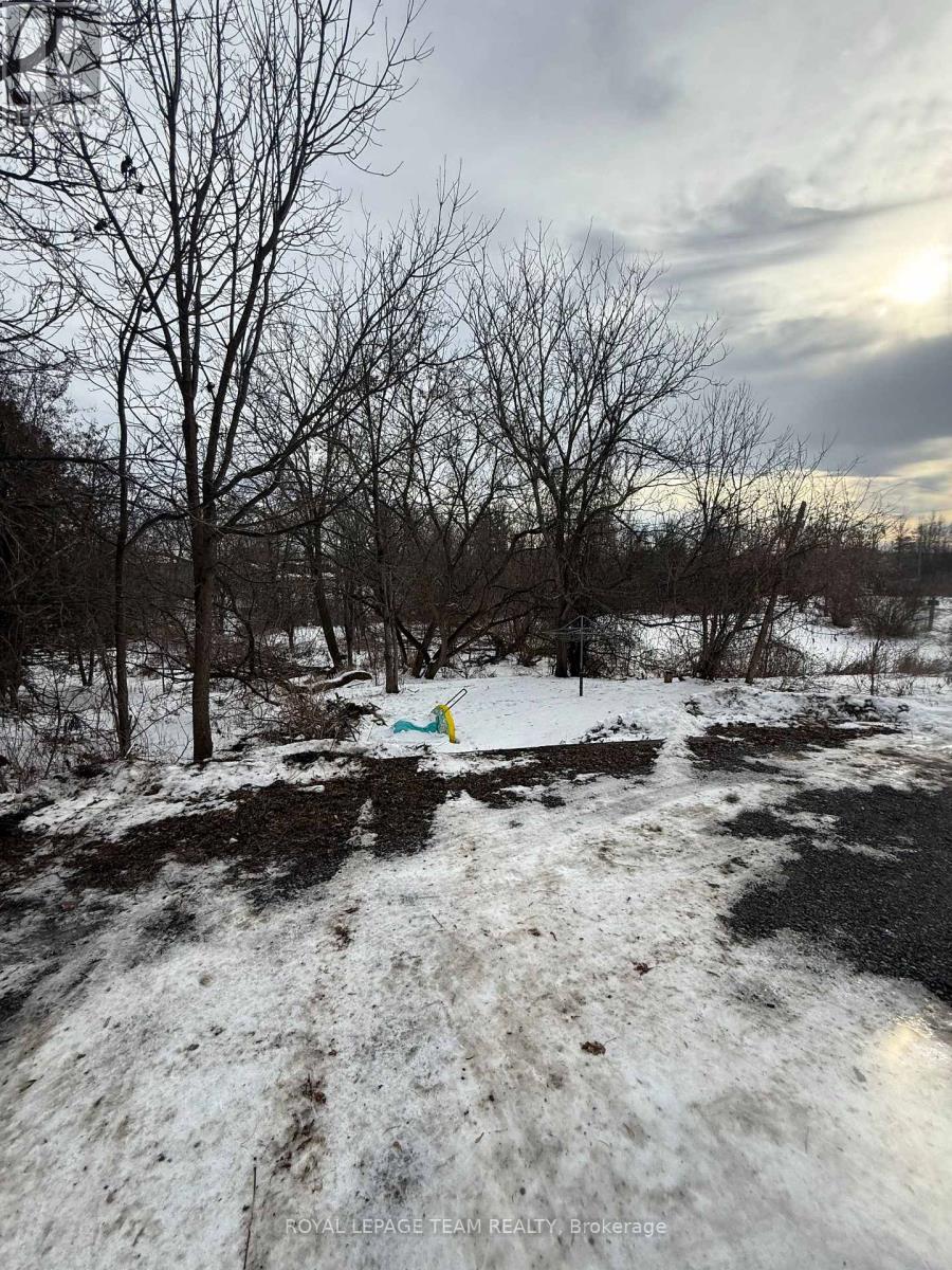 14,16 - 14-16 Clothier Street W, North Grenville, Ontario  L3Z 3E6 - Photo 39 - X12648626