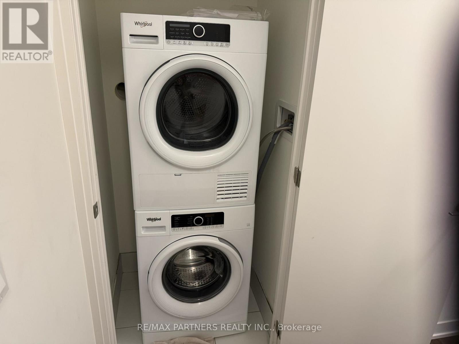 924 - 2 Steckley House Lane, Richmond Hill, Ontario  L4S 0N4 - Photo 12 - N12647984