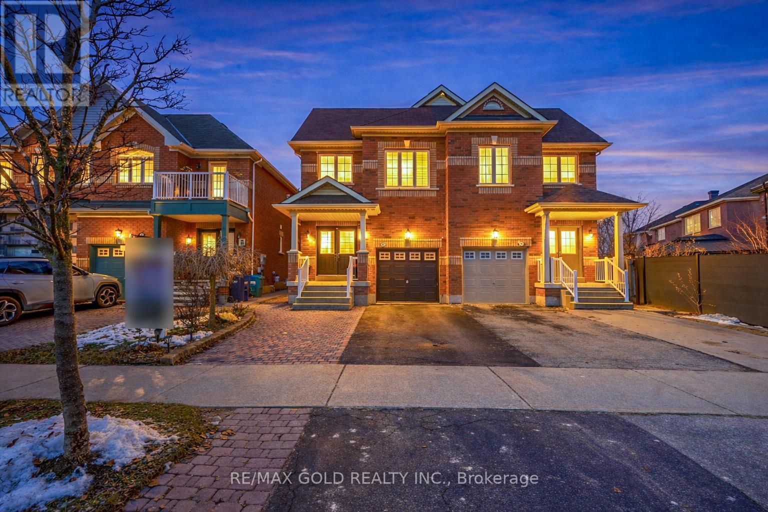 3857 Skyview Street, Mississauga, Ontario  L5M 8A1 - Photo 2 - W12648486