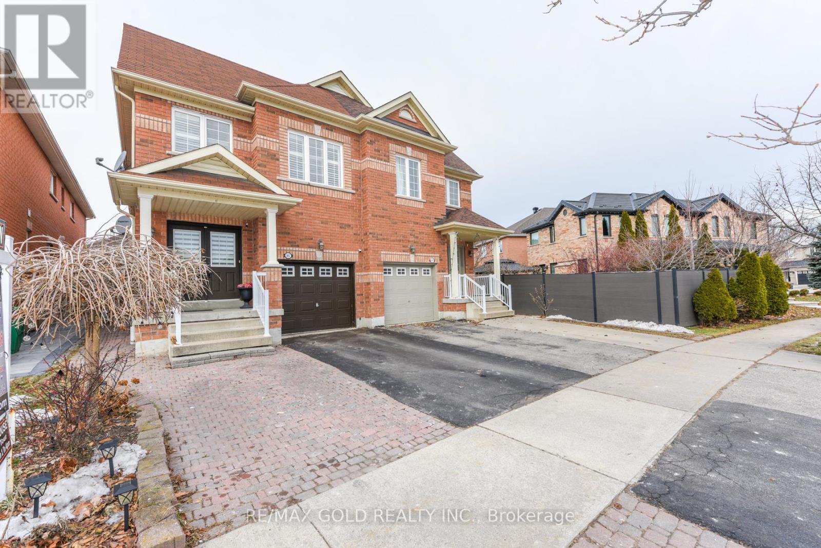 3857 Skyview Street, Mississauga, Ontario  L5M 8A1 - Photo 3 - W12648486