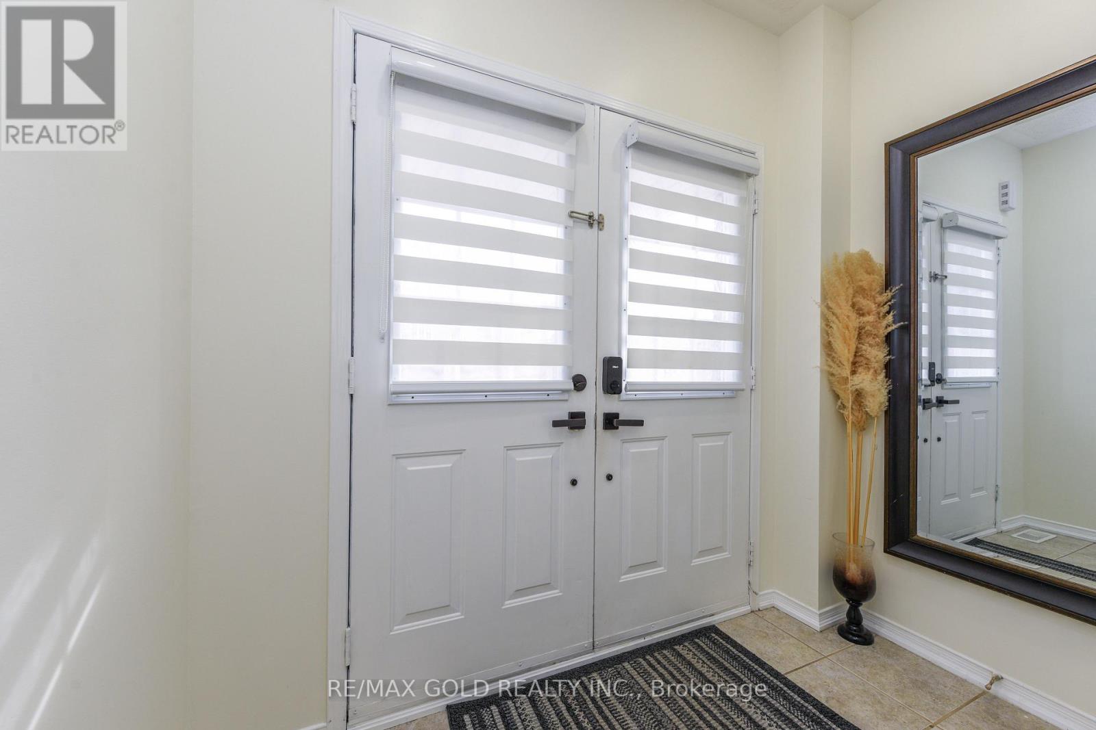 3857 Skyview Street, Mississauga, Ontario  L5M 8A1 - Photo 6 - W12648486