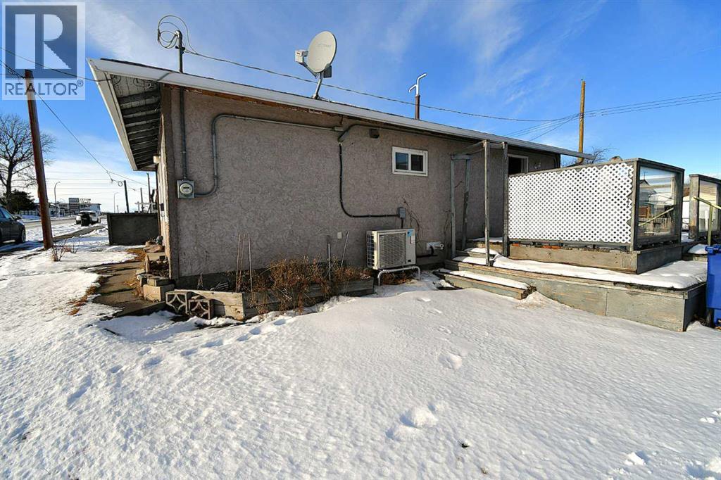 135 21 Street, Fort Macleod, Alberta  T0L 0Z0 - Photo 3 - A2274529