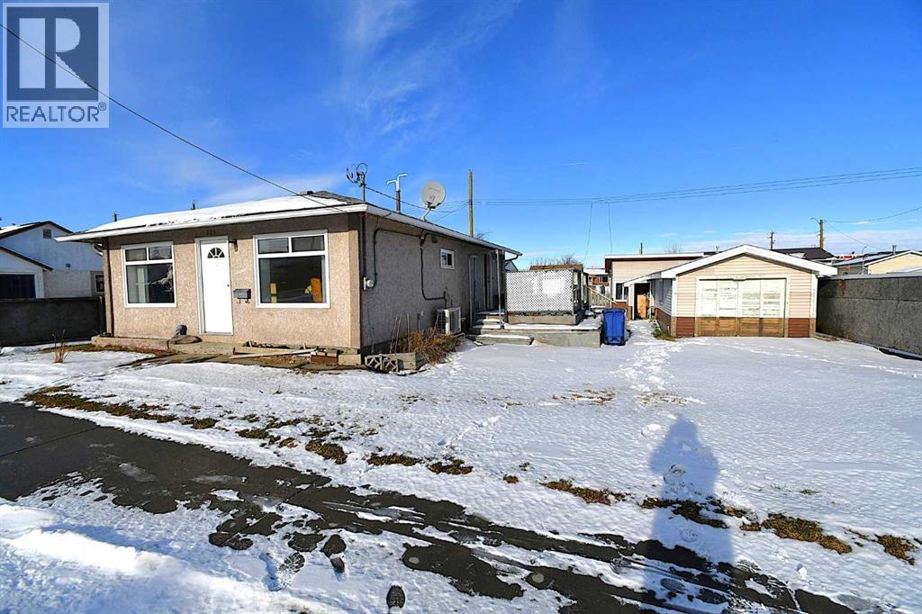 135 21 Street, Fort Macleod, Alberta  T0L 0Z0 - Photo 2 - A2274529