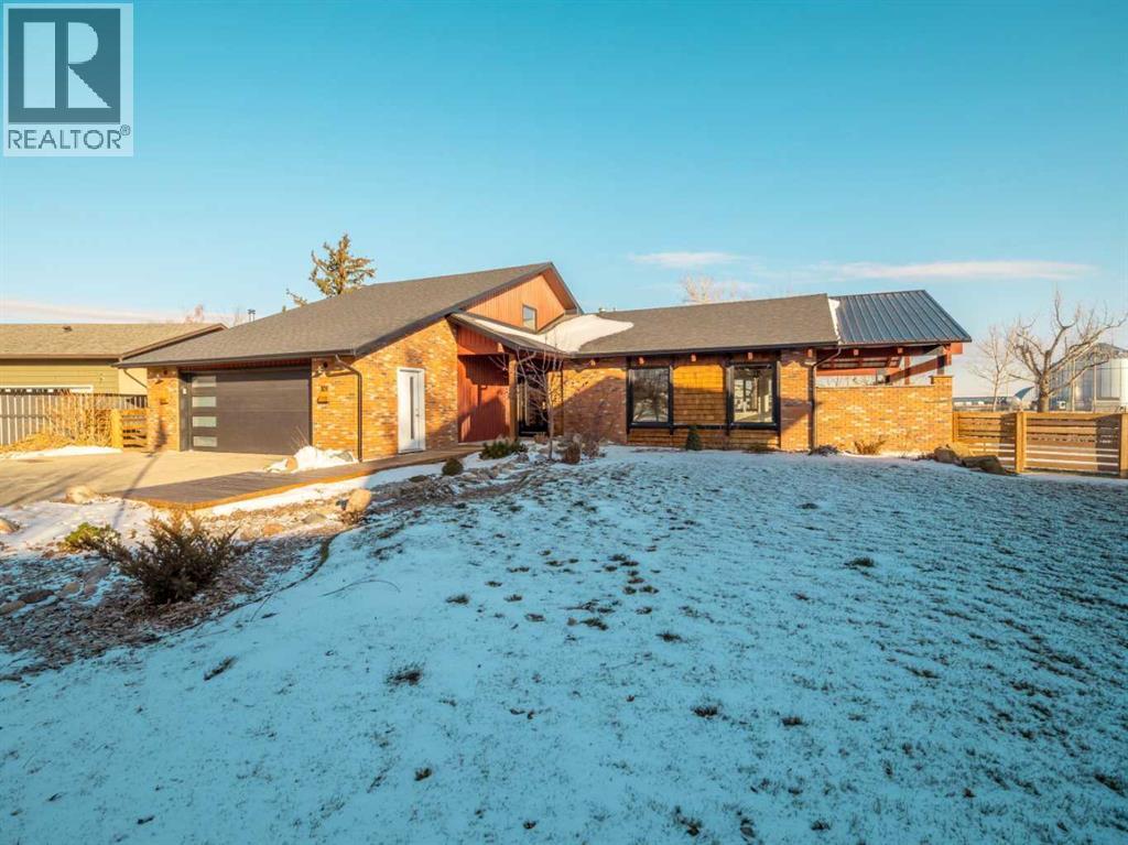 101 3 Street S, Picture Butte, Alberta  T0K 1V0 - Photo 1 - A2275980