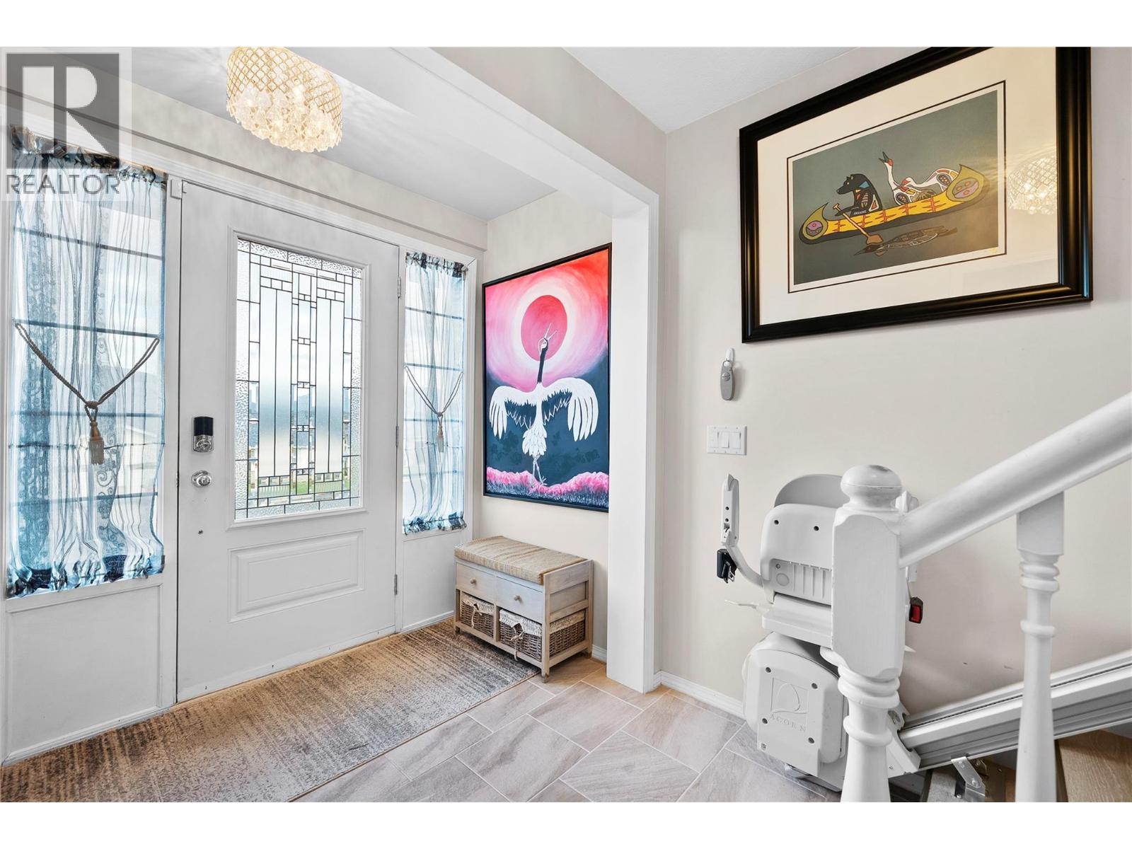 2070 3 Avenue Se, Salmon Arm, British Columbia  V1E 1K1 - Photo 5 - 10371363