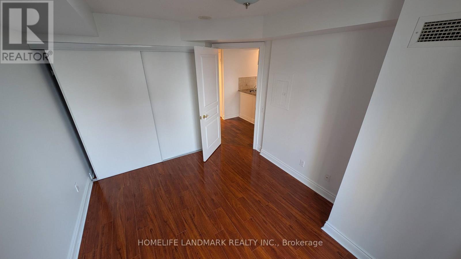 1006 - 10 Northtown Way, Toronto, Ontario  M2N 7L4 - Photo 5 - C12648580