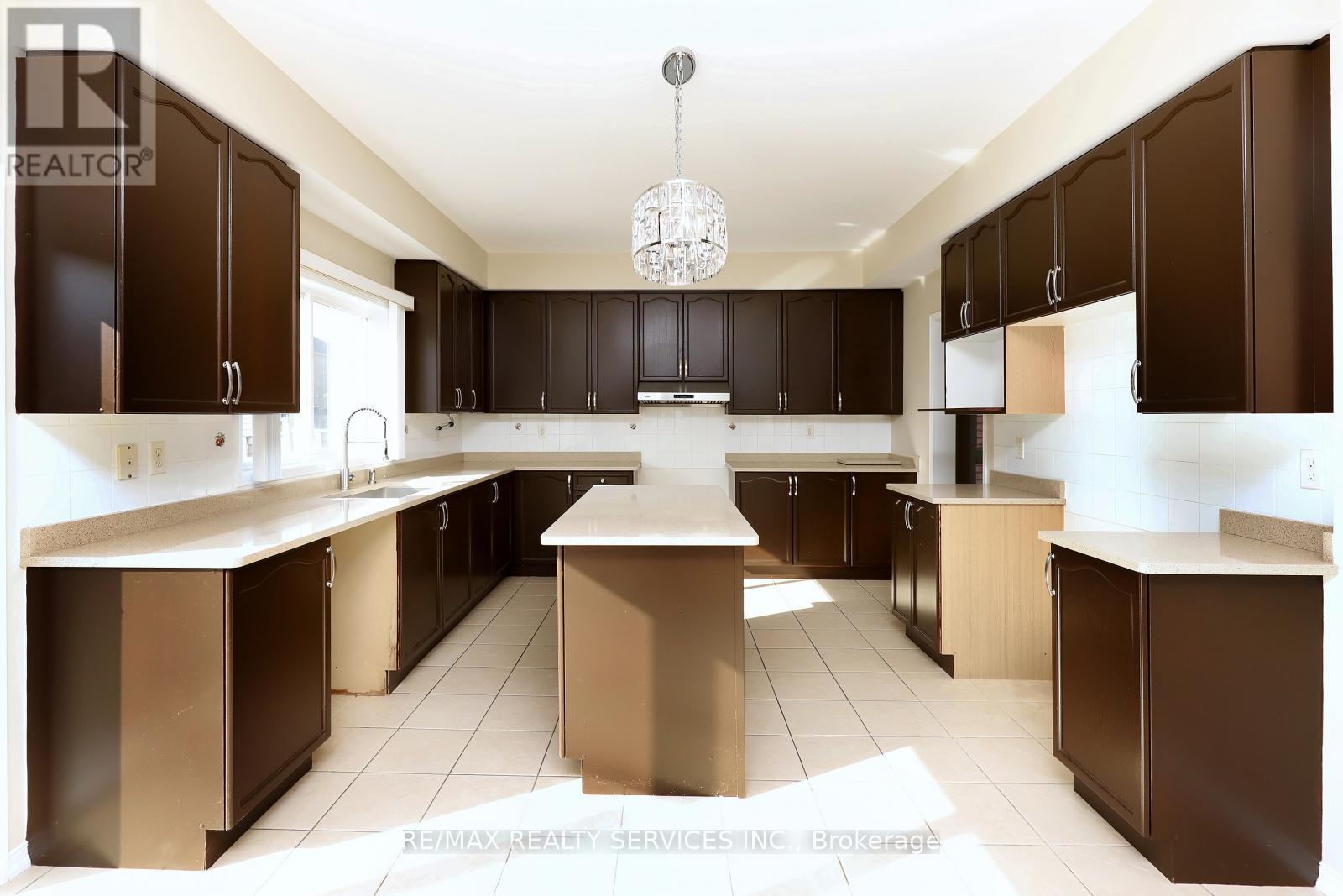 17 Ballantyne Drive, Ajax, Ontario  L1T 4H6 - Photo 12 - E12648556