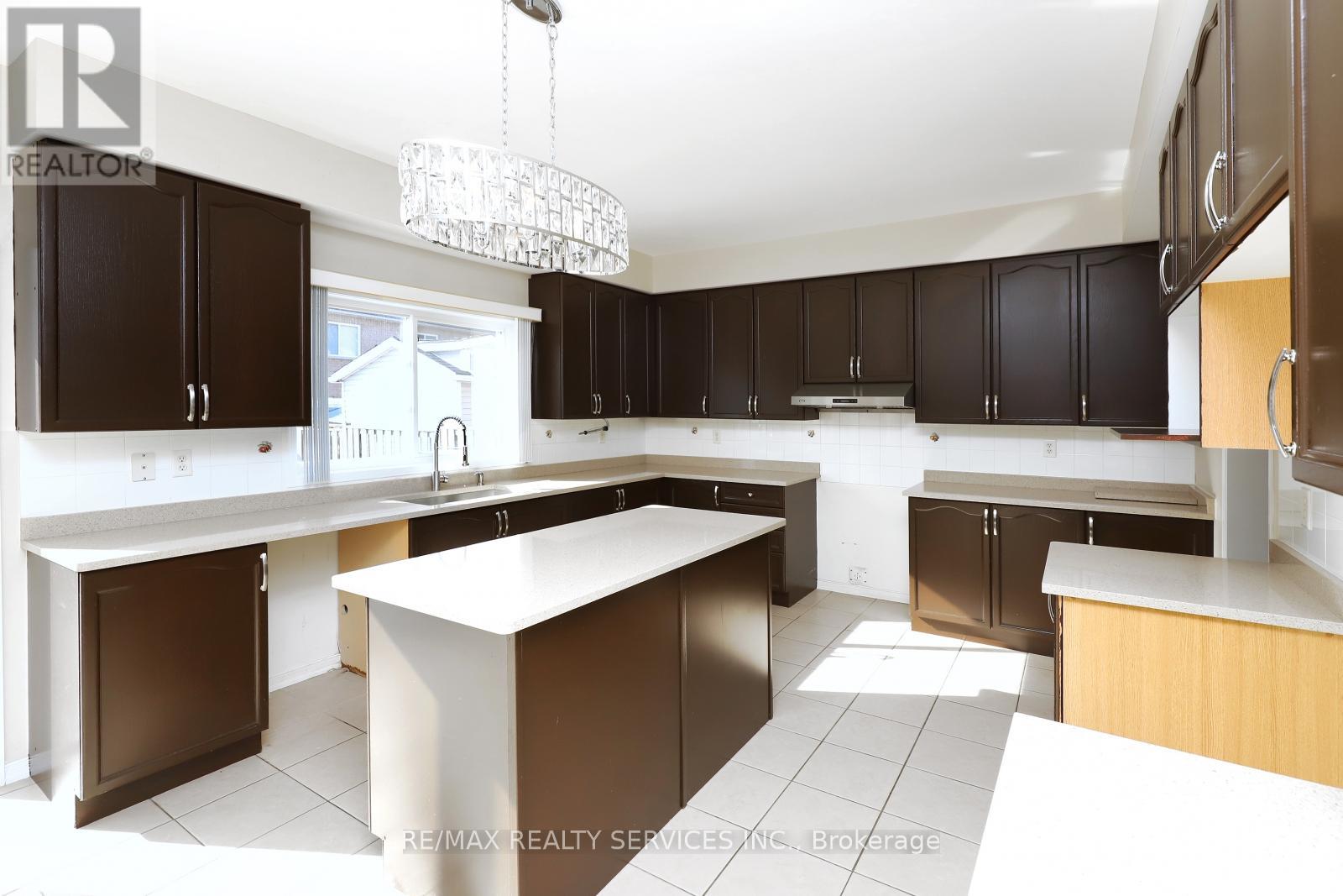 17 Ballantyne Drive, Ajax, Ontario  L1T 4H6 - Photo 14 - E12648556