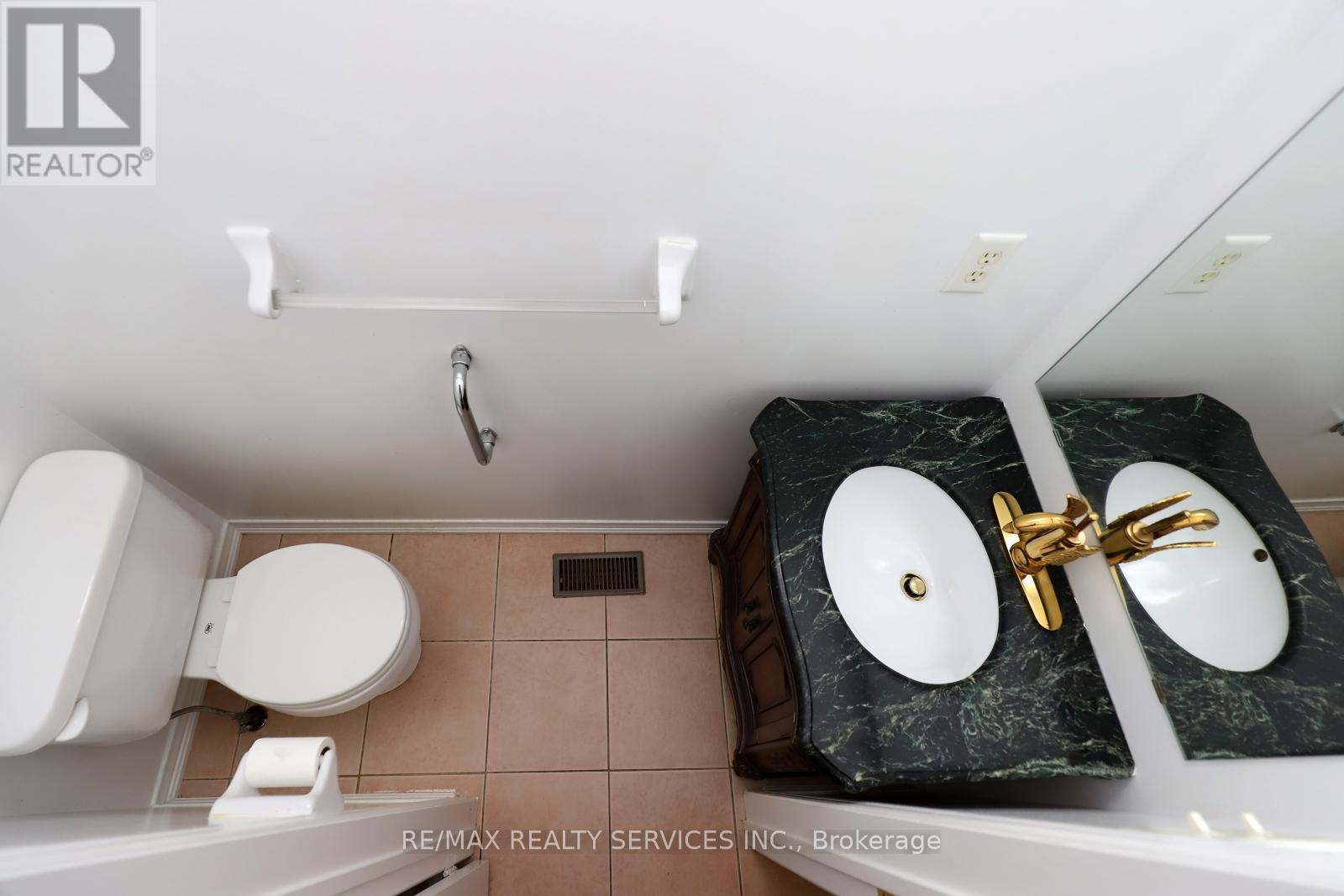 17 Ballantyne Drive, Ajax, Ontario  L1T 4H6 - Photo 9 - E12648556