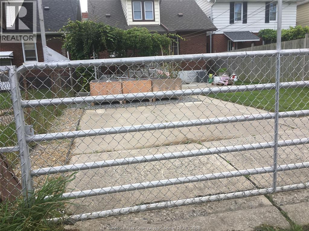 1153 Elsmere Avenue Unit# Lower, Windsor, Ontario  N9A 2B1 - Photo 23 - 25032003