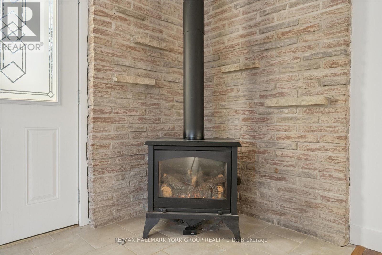 Upper - 27008 Kennedy Road, Georgina (Historic Lakeshore Communities), Ontario  L0E 1S0 - Photo 16 - N12648558