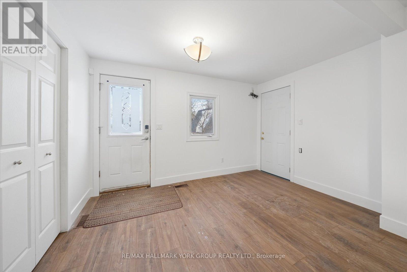 Upper - 27008 Kennedy Road, Georgina (Historic Lakeshore Communities), Ontario  L0E 1S0 - Photo 7 - N12648558