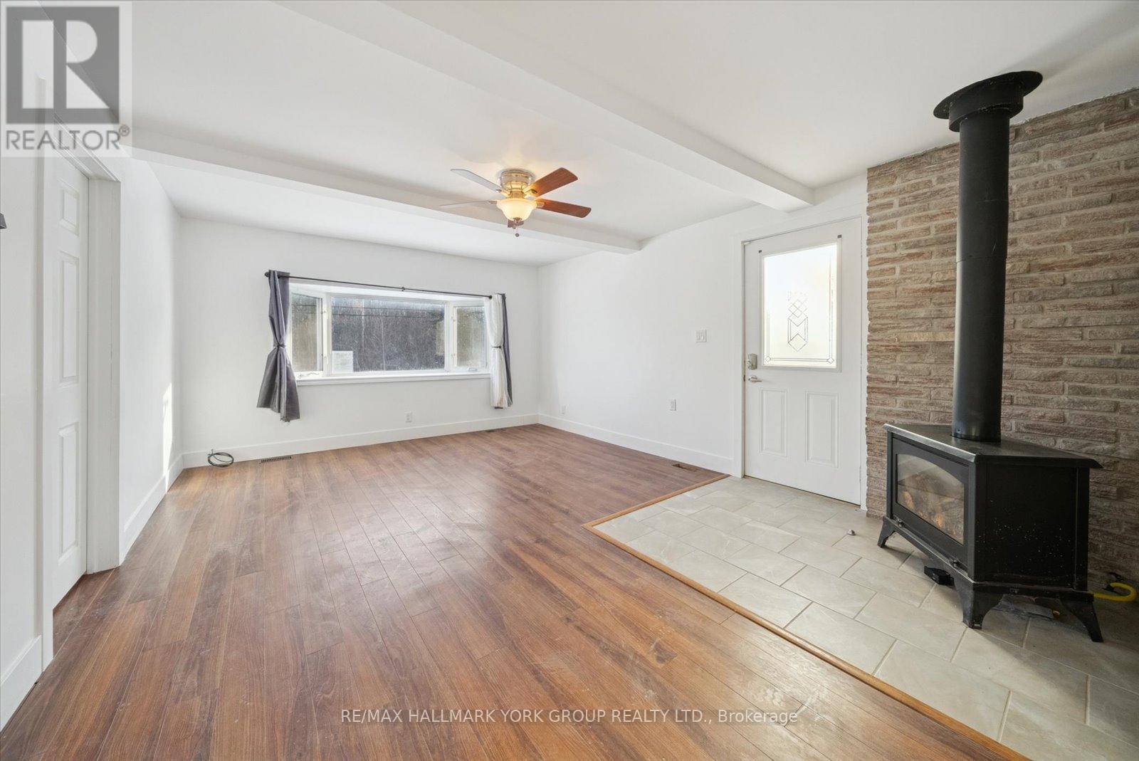 Upper - 27008 Kennedy Road, Georgina (Historic Lakeshore Communities), Ontario  L0E 1S0 - Photo 8 - N12648558