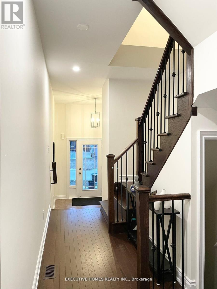 51 Lorne Thomas Place, New Tecumseth, Ontario  L9R 0T8 - Photo 9 - N12648614