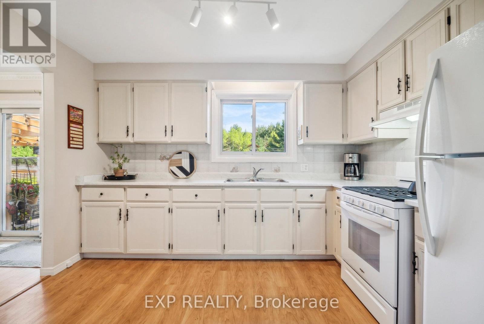 8245 Main Street, Adjala-Tosorontio, Ontario  L0M 1C0 - Photo 14 - N12648630