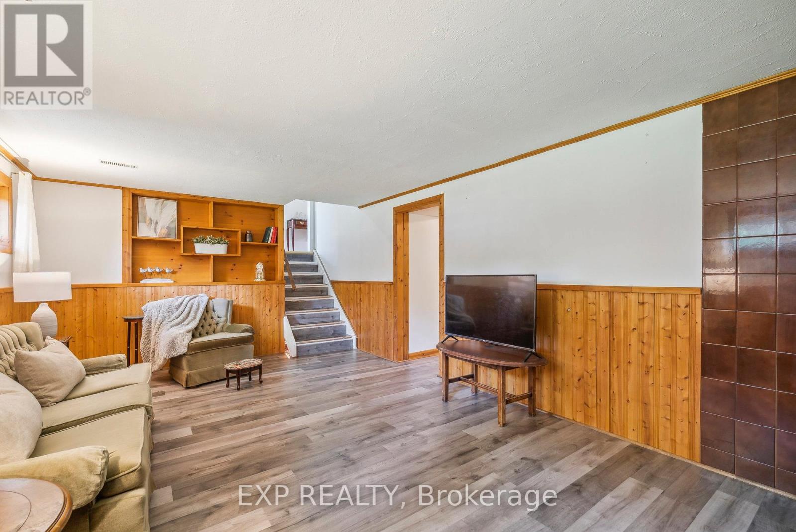 8245 Main Street, Adjala-Tosorontio, Ontario  L0M 1C0 - Photo 27 - N12648630