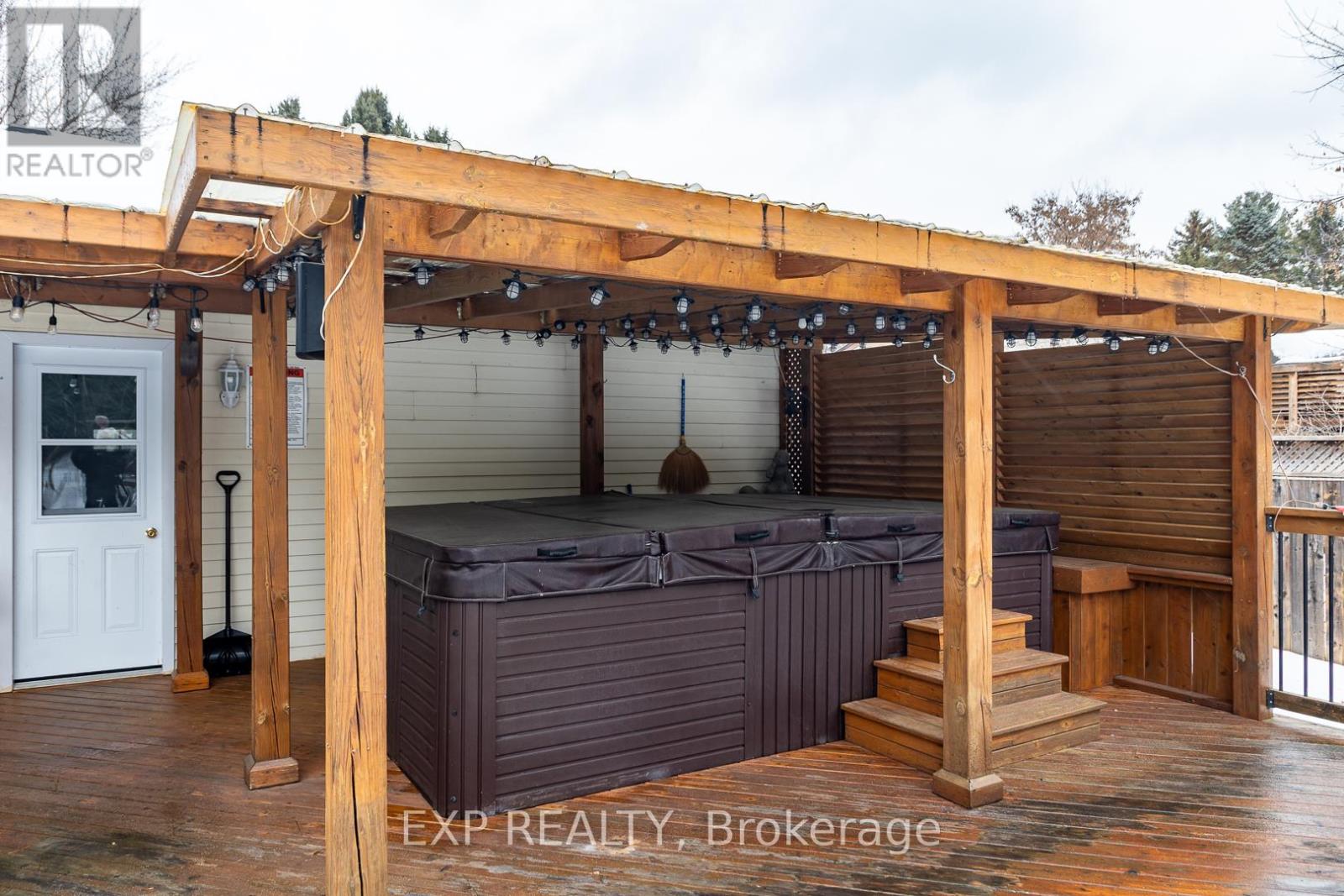 8245 Main Street, Adjala-Tosorontio, Ontario  L0M 1C0 - Photo 35 - N12648630