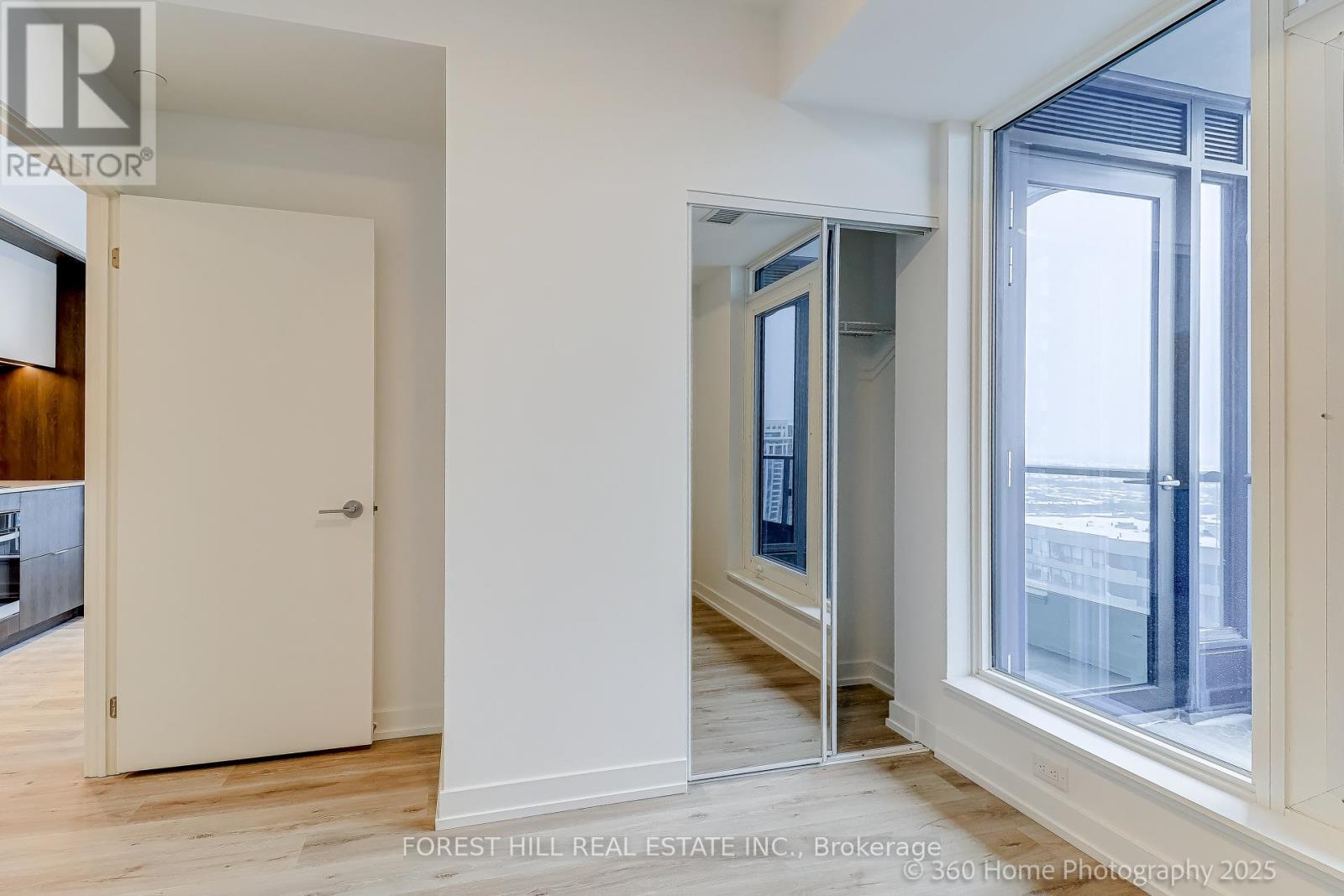 2208 - 395 Square One Drive, Mississauga, Ontario  L5B 0P6 - Photo 19 - W12648570