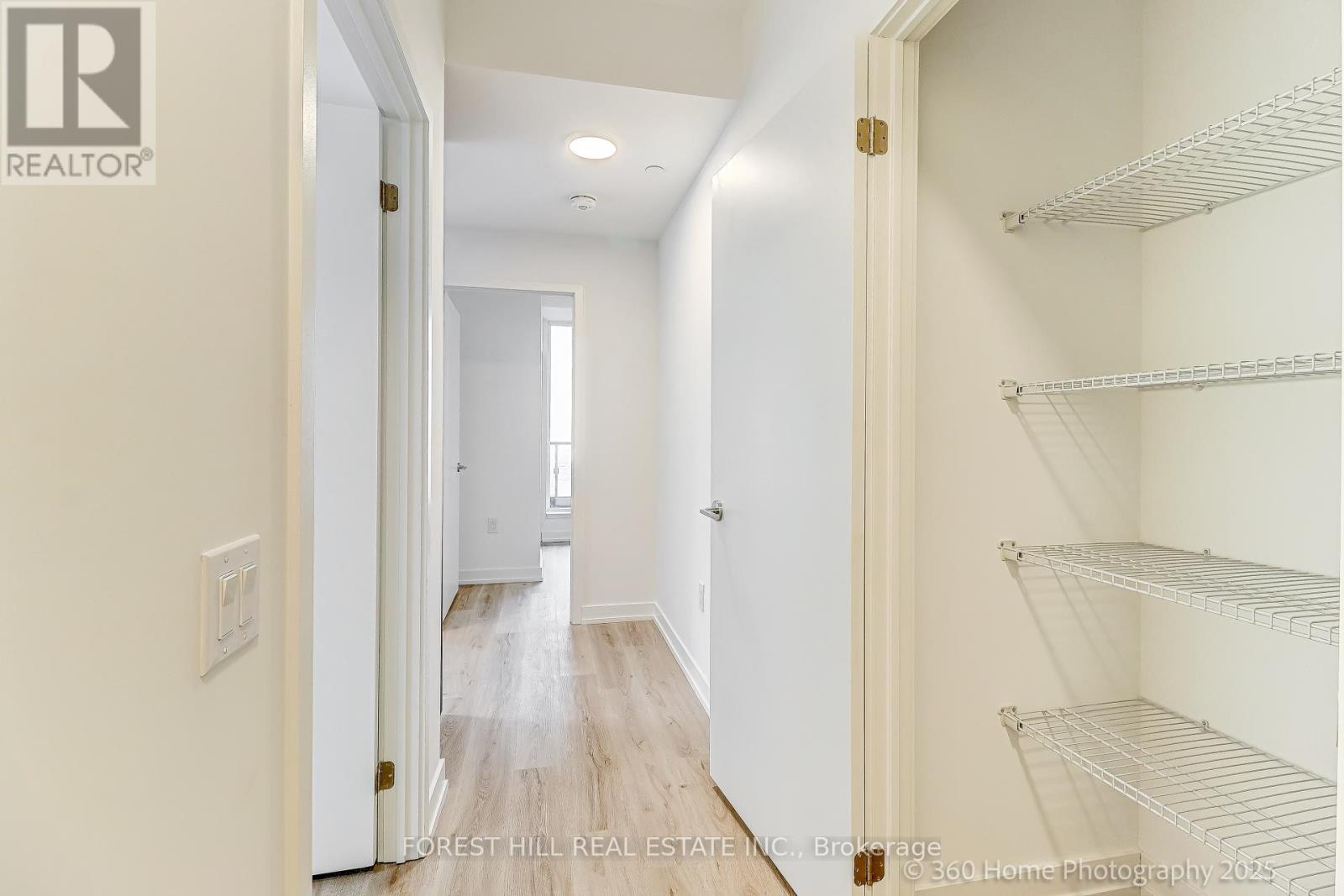 2208 - 395 Square One Drive, Mississauga, Ontario  L5B 0P6 - Photo 24 - W12648570