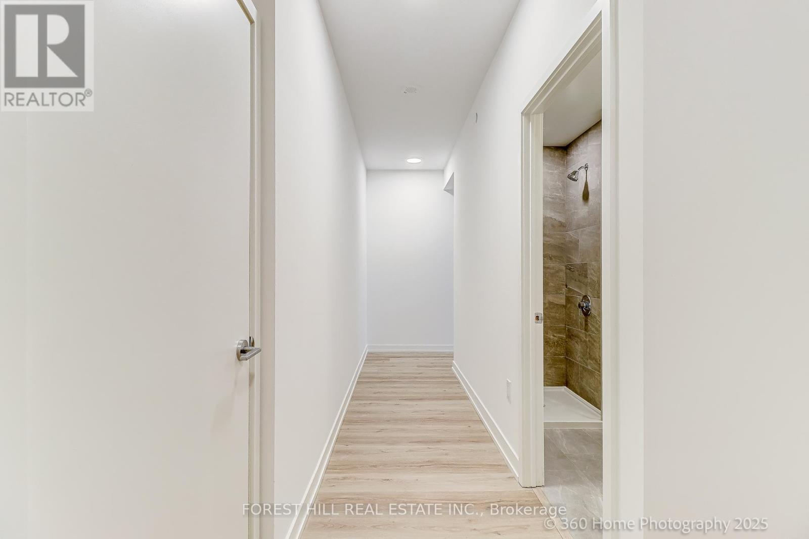 2208 - 395 Square One Drive, Mississauga, Ontario  L5B 0P6 - Photo 28 - W12648570