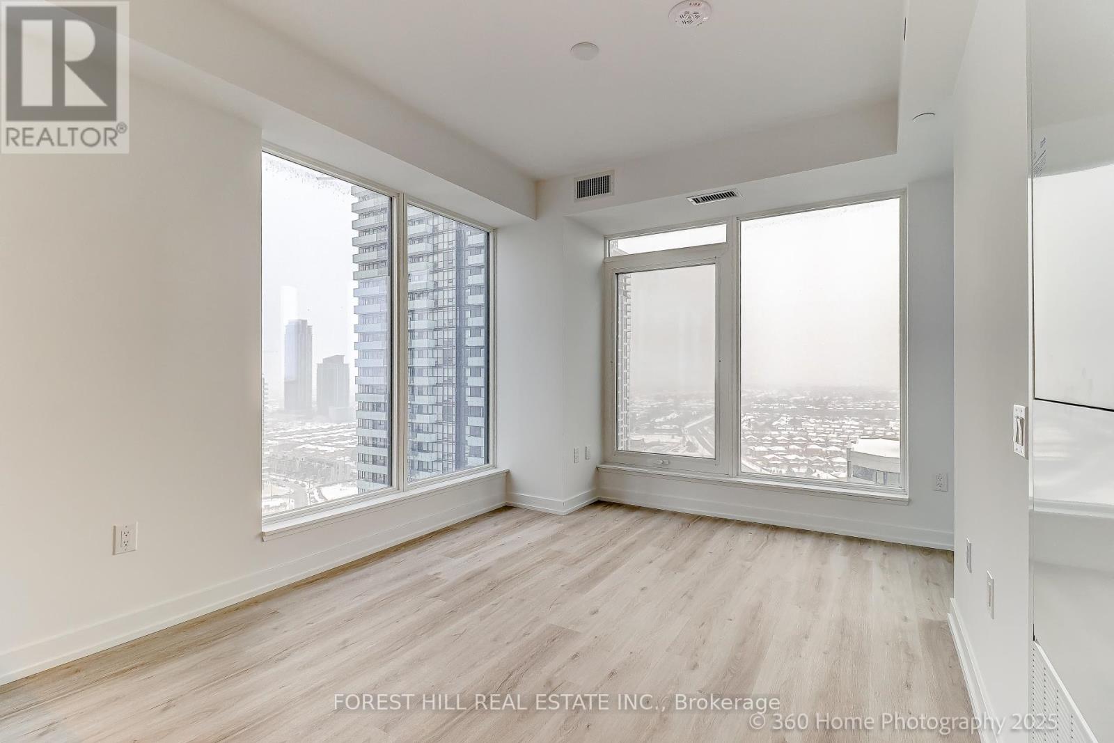 2208 - 395 Square One Drive, Mississauga, Ontario  L5B 0P6 - Photo 7 - W12648570