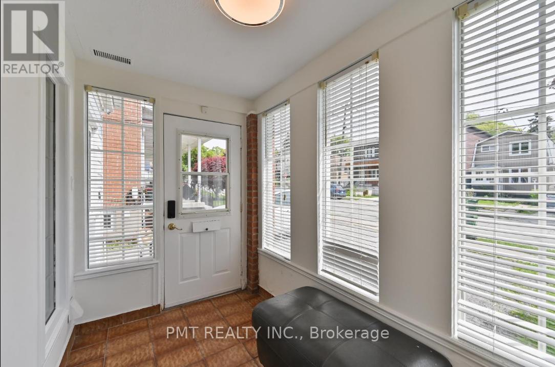 Main - 406 Nairn Avenue, Toronto (Caledonia-Fairbank), Ontario  M6E 4J3 - Photo 21 - W12648578