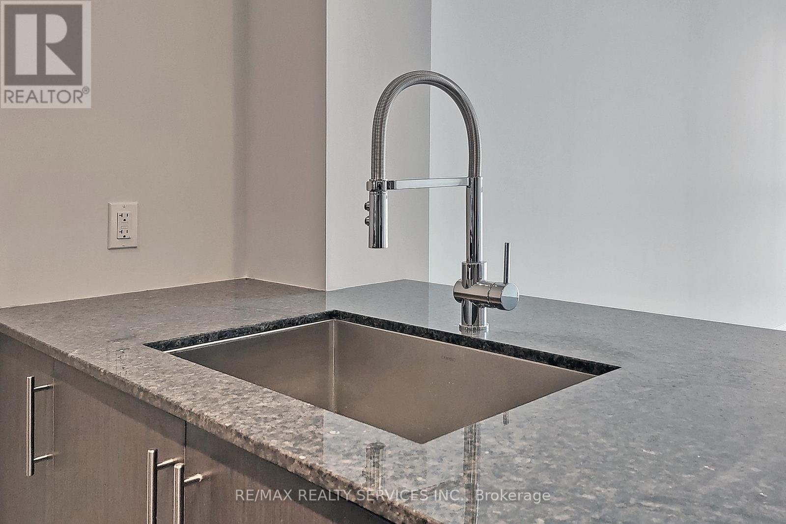 2111 - 4055 Parkside Village Drive, Mississauga, Ontario  L5B 0K8 - Photo 20 - W12648592