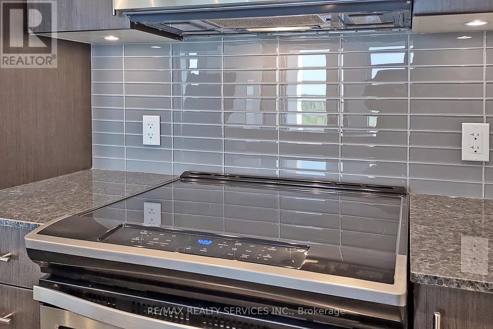 2111 - 4055 Parkside Village Drive, Mississauga, Ontario  L5B 0K8 - Photo 21 - W12648592