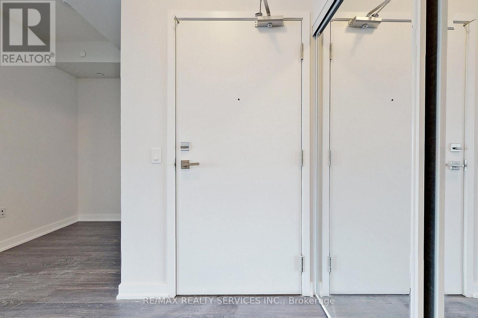 2111 - 4055 Parkside Village Drive, Mississauga, Ontario  L5B 0K8 - Photo 7 - W12648592