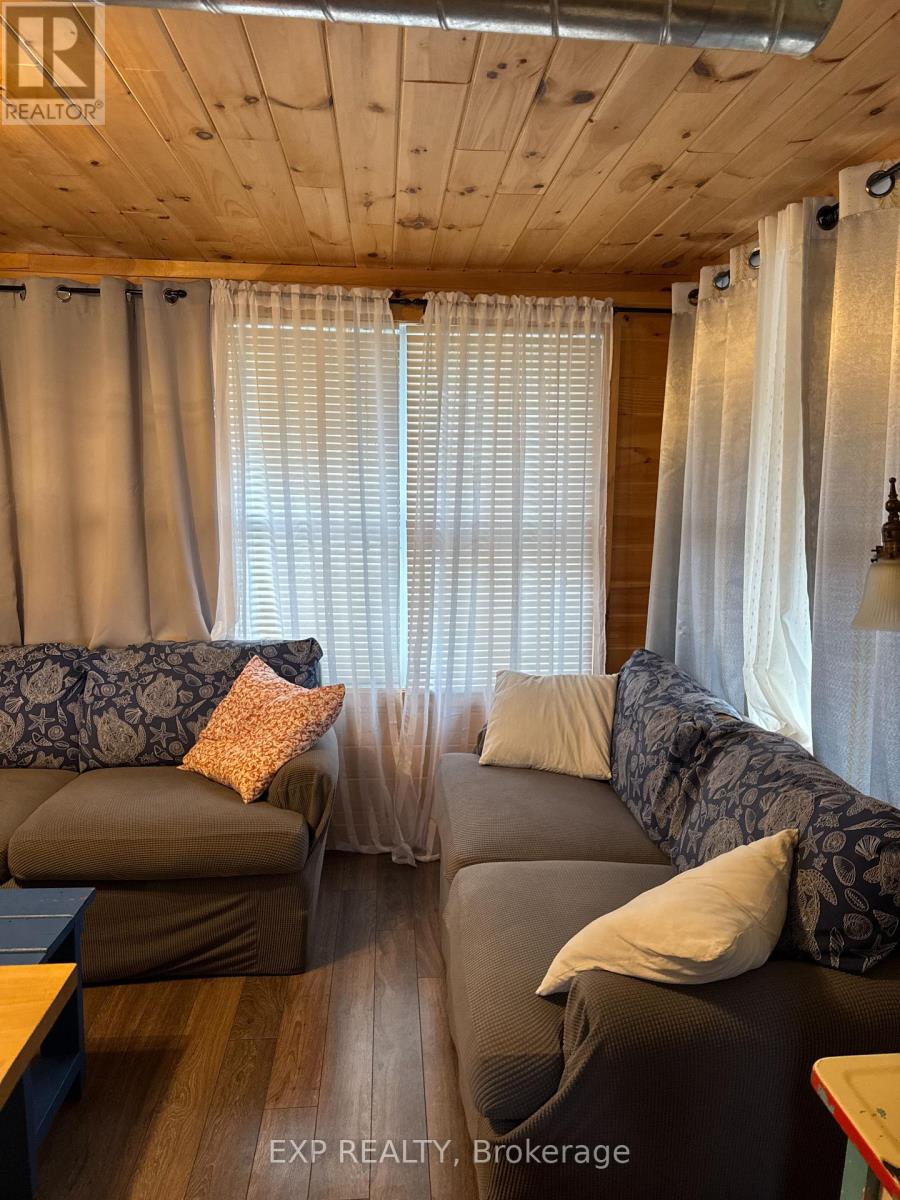 37b Cedar Drive, Norfolk, Ontario  N0E 1T0 - Photo 9 - X12648554