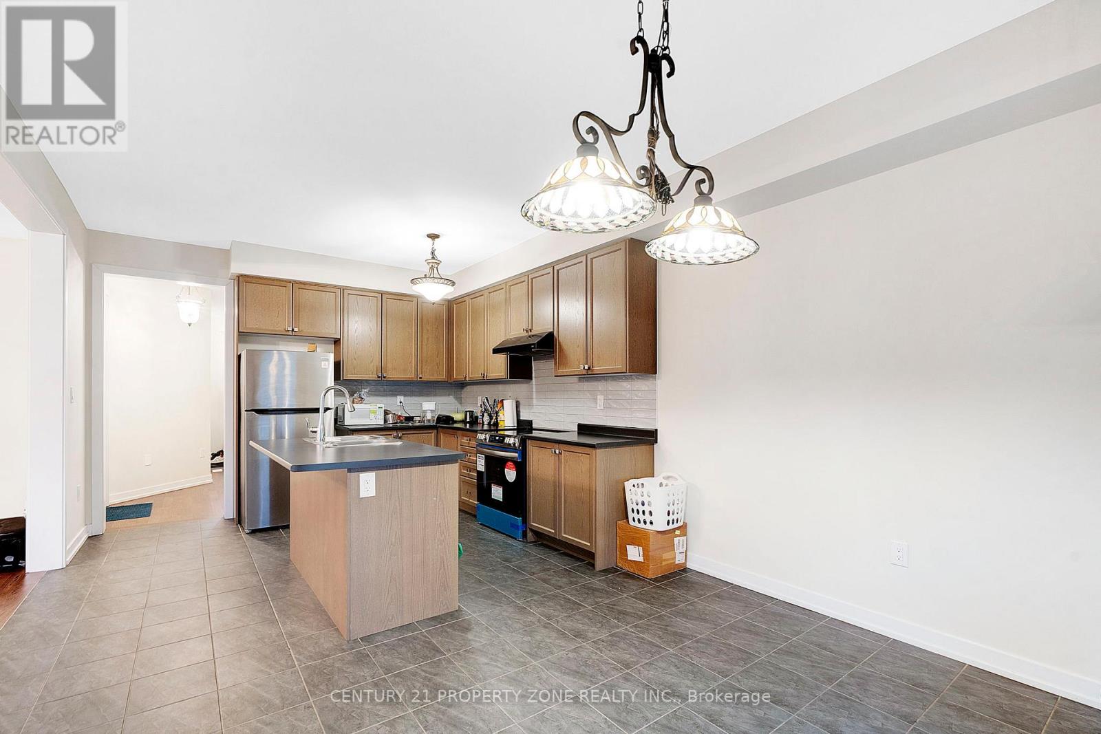 78 Lilac Circle, Haldimand, Ontario  N3W 0H6 - Photo 8 - X12648576