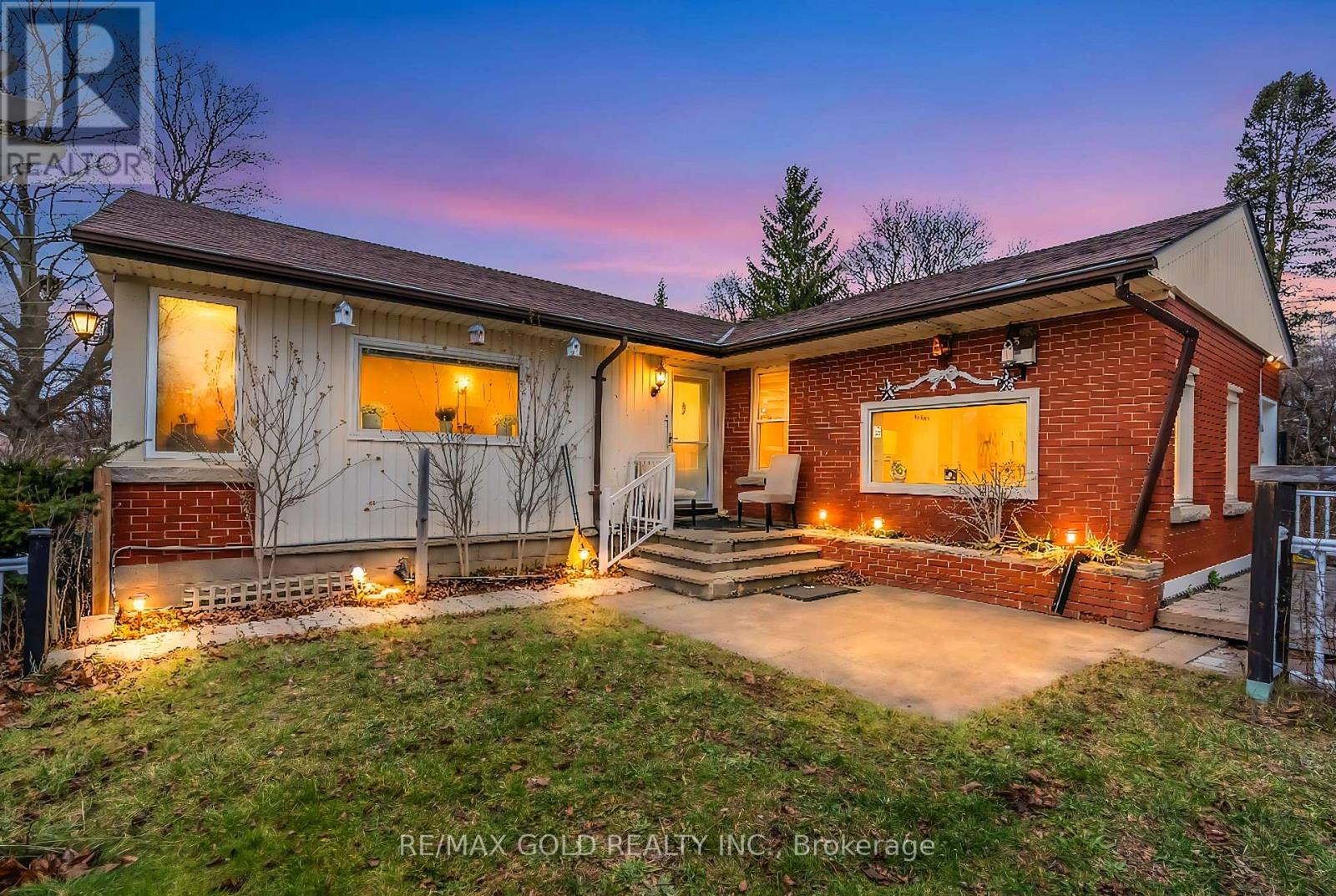 5921 Scott Street, Niagara Falls, Ontario  L2E 3B2 - Photo 2 - X12648582