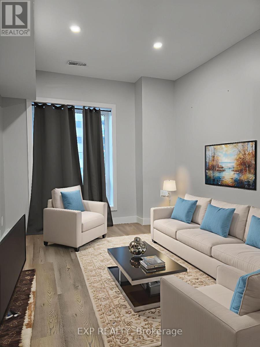 3 - 104 Wellington Street N, Hamilton (Landsdale), Ontario  L8R 1N3 - Photo 2 - X12648604