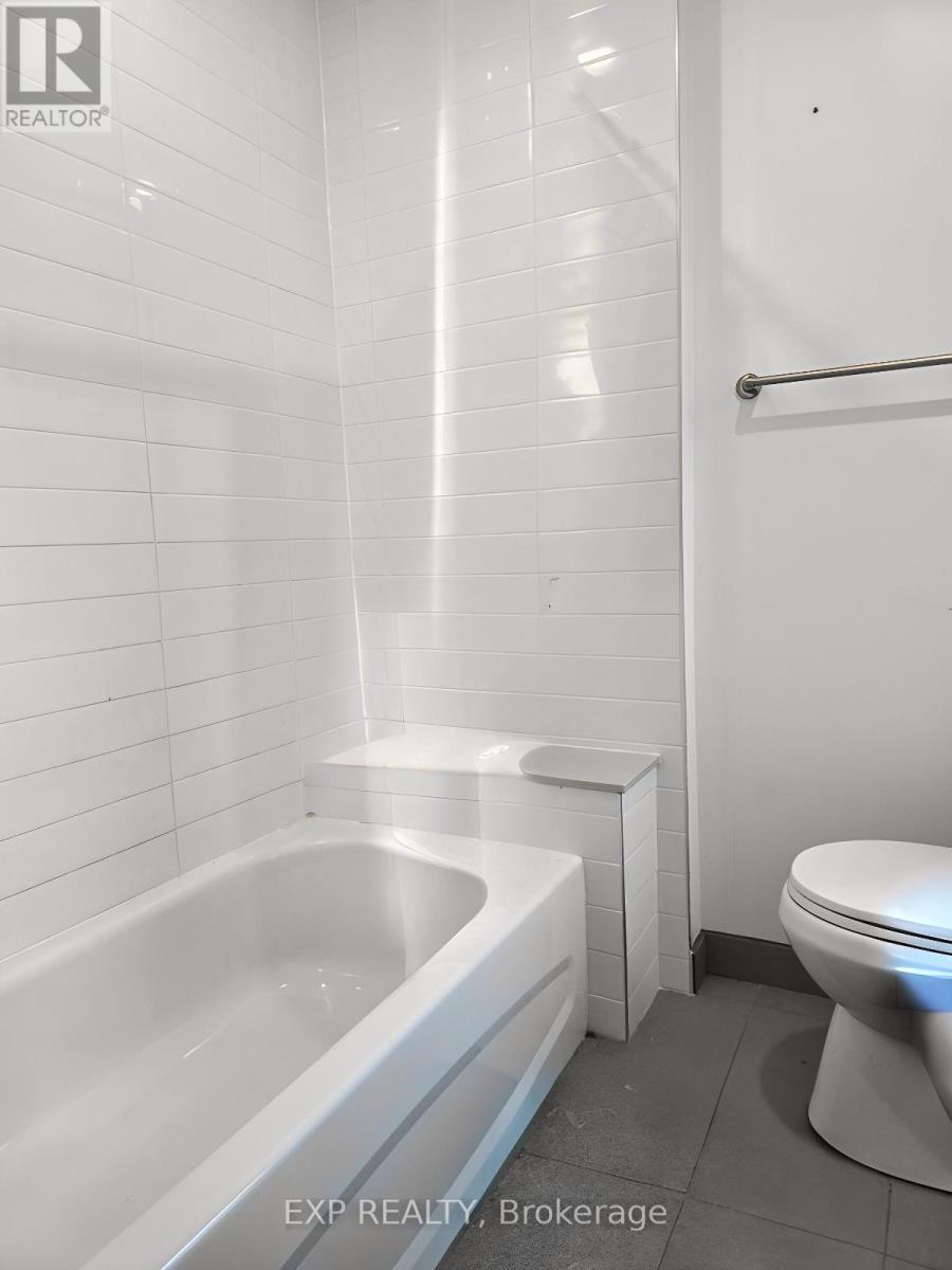 3 - 104 Wellington Street N, Hamilton (Landsdale), Ontario  L8R 1N3 - Photo 5 - X12648604