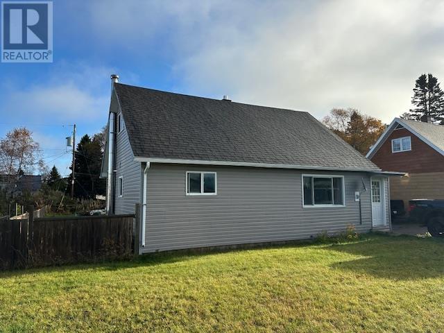 8 Laurier Ave, Terrace Bay, Ontario  P0T 2W0 - Photo 1 - TB253280