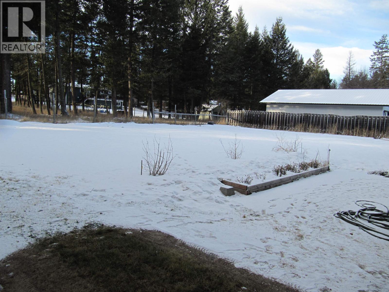 4994 Donsleequa Road, 108 Mile Ranch, British Columbia  V0K 2Z0 - Photo 4 - R3074779