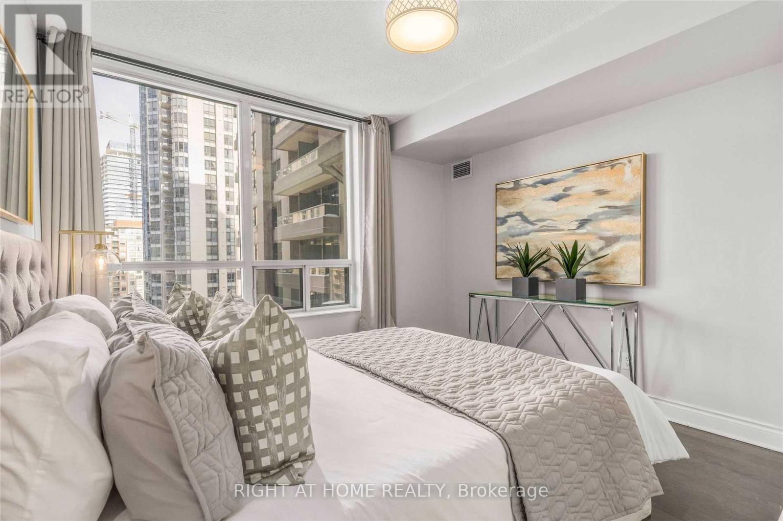 1029 - 15 Northtown Way, Toronto, Ontario  M2N 7A2 - Photo 10 - C12648650