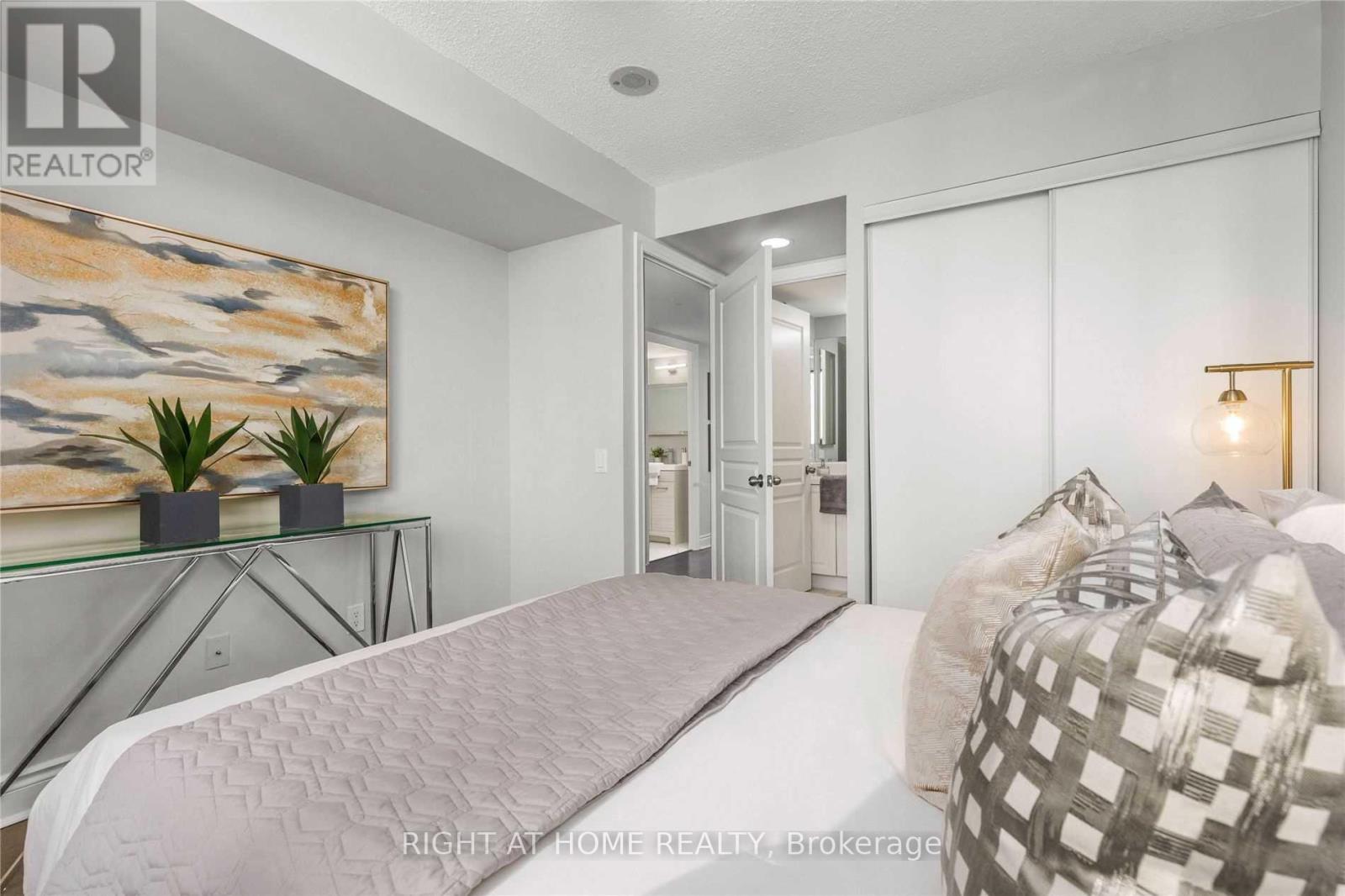 1029 - 15 Northtown Way, Toronto, Ontario  M2N 7A2 - Photo 11 - C12648650