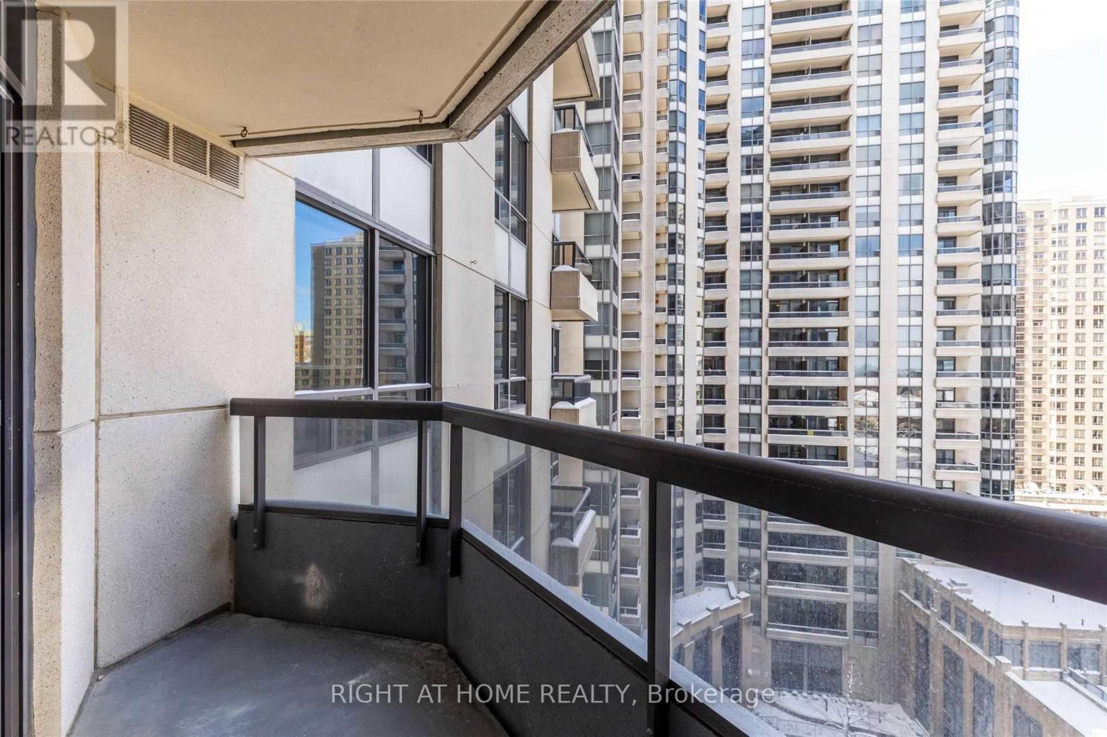 1029 - 15 Northtown Way, Toronto, Ontario  M2N 7A2 - Photo 24 - C12648650