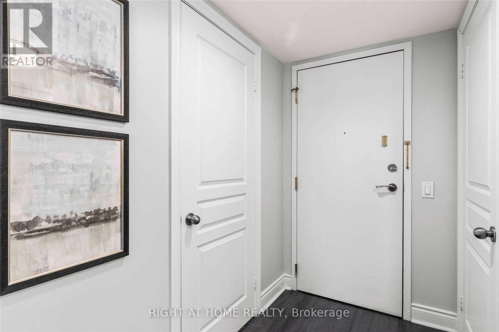 1029 - 15 Northtown Way, Toronto, Ontario  M2N 7A2 - Photo 6 - C12648650