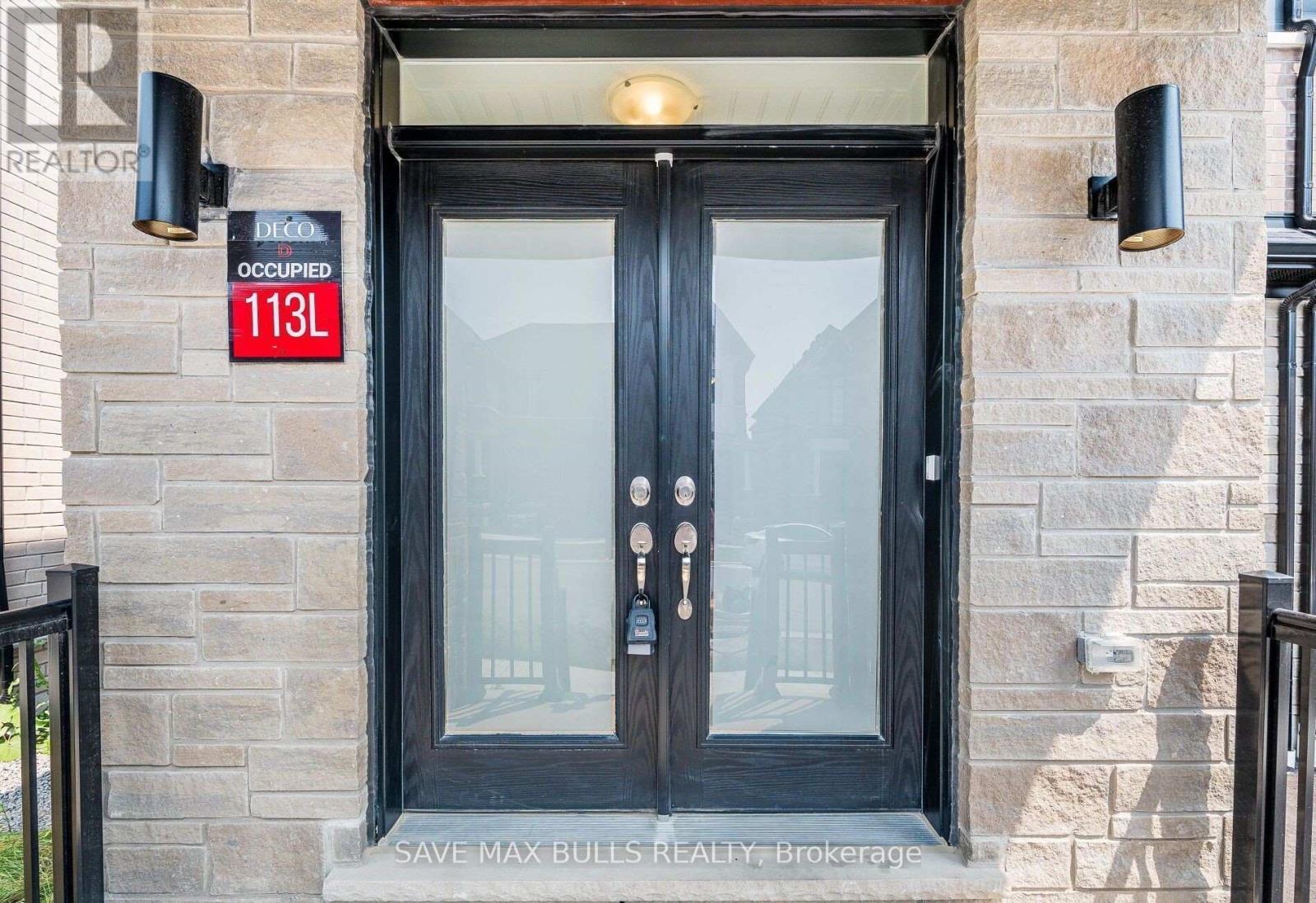 2921 Nakina Street, Pickering, Ontario  L1X 0P8 - Photo 3 - E12648664