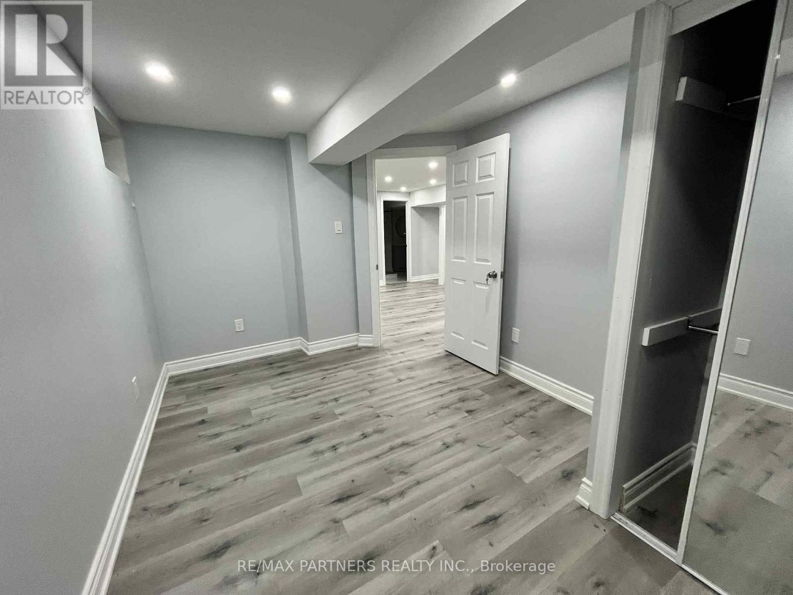 31 Chalone Crescent, Vaughan, Ontario  L4H 1V6 - Photo 12 - N12648442