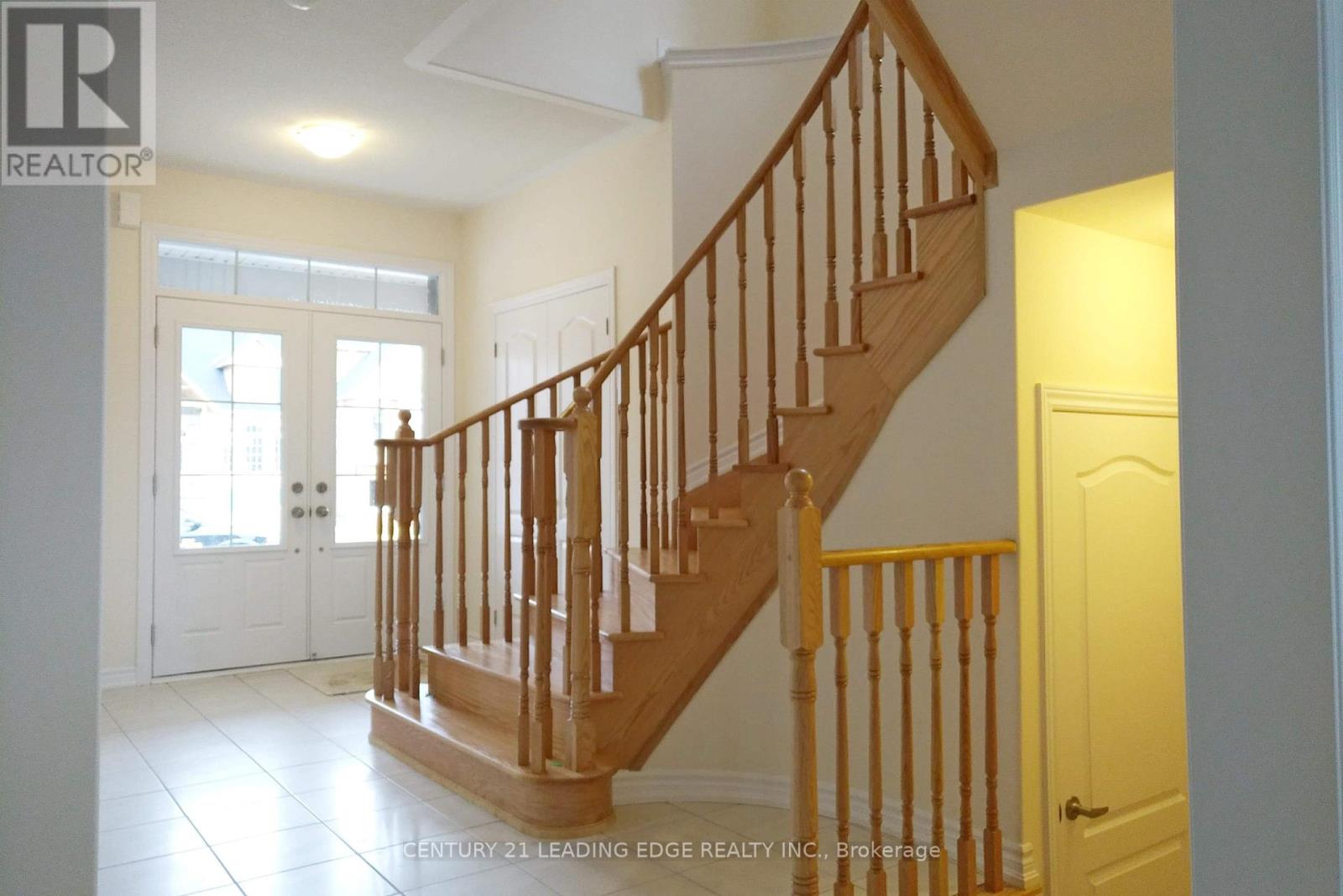 3033 Monarch Drive, Orillia, Ontario  L3V 8K3 - Photo 3 - S12590900