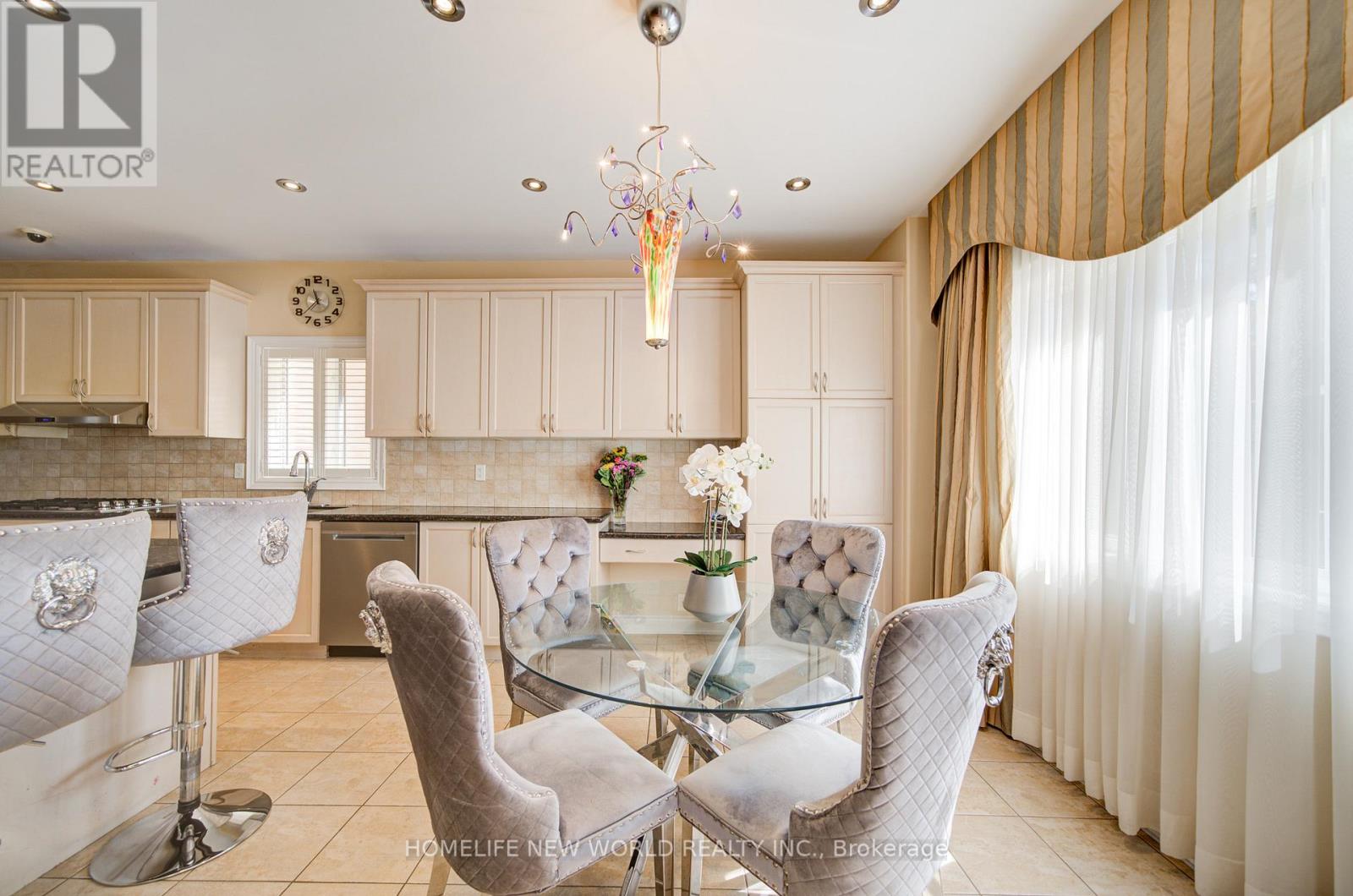 131 Ner Israel Drive, Vaughan, Ontario  L4J 9L1 - Photo 11 - N12648644